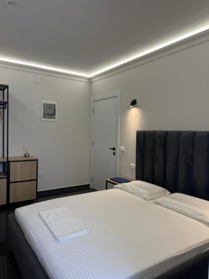 Checkpoint Tirana Apartments Esterno foto